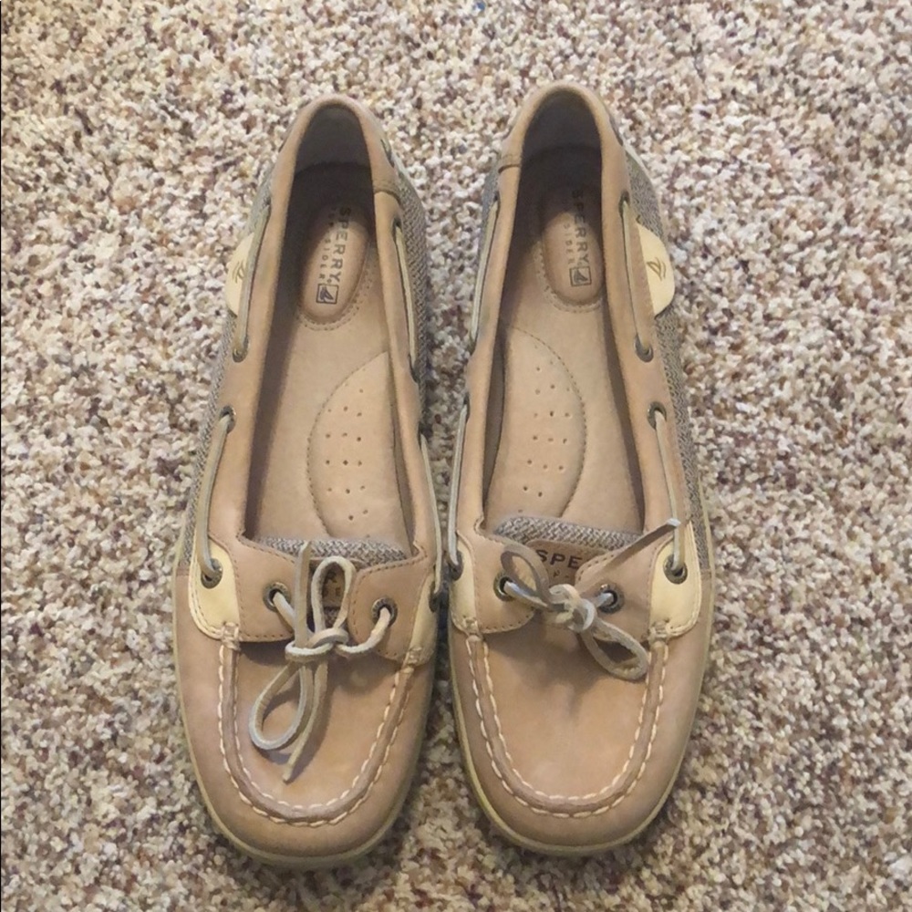 SPERRY—boat shoes